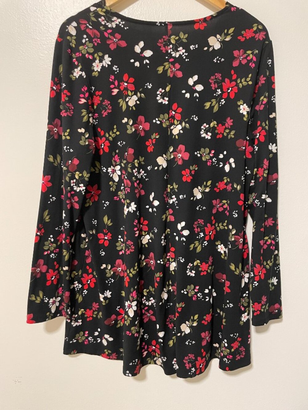Lane Bryant Floral Lace Trim Swing Tunic Top V Neck Size 14/16 Stretch‎ Jersey - Picture 4 of 7